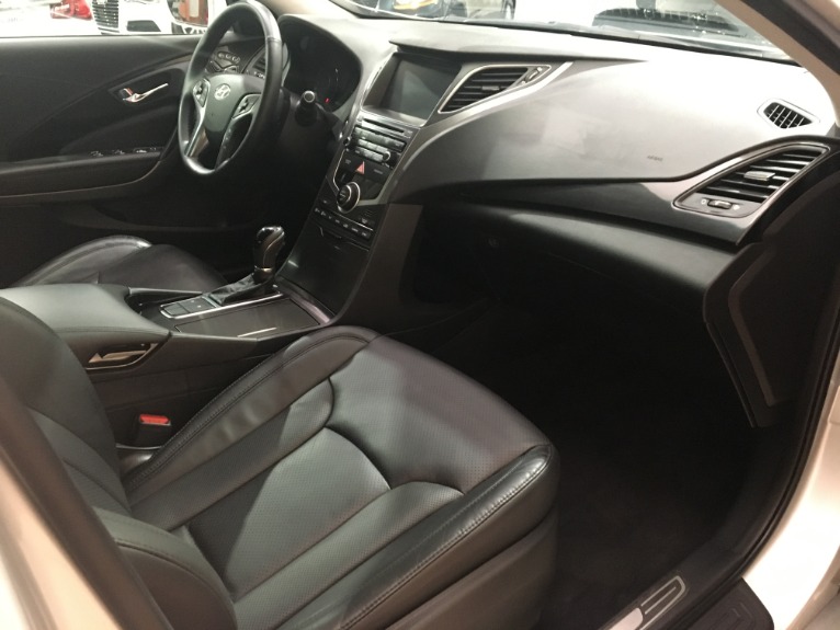 Used-2017-Hyundai-Azera