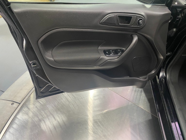 Used-2019-Ford-Fiesta-SE-Hatchback-FWD
