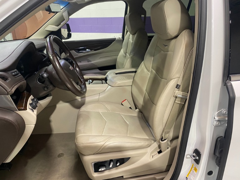 Used-2017-Cadillac-Escalade-Luxury-4x4