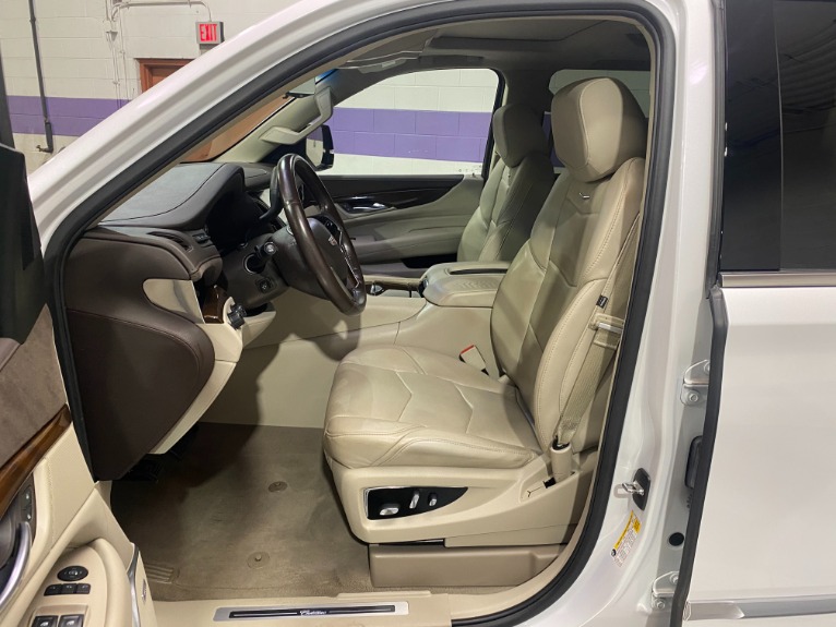 Used-2017-Cadillac-Escalade-Luxury-4x4