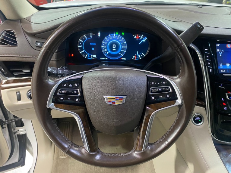 Used-2017-Cadillac-Escalade-Luxury-4x4