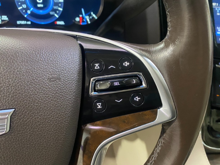 Used-2017-Cadillac-Escalade-Luxury-4x4