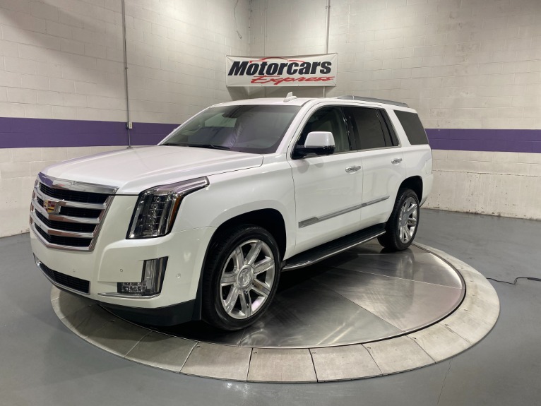 Used-2017-Cadillac-Escalade-Luxury-4x4
