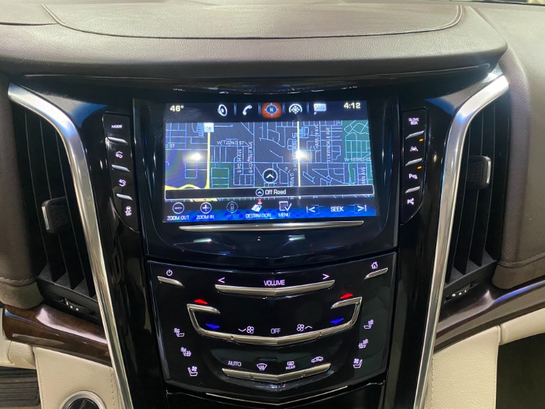 Used-2017-Cadillac-Escalade-Luxury-4x4