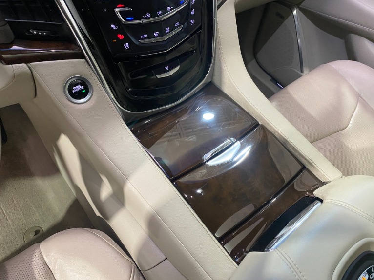 Used-2017-Cadillac-Escalade-Luxury-4x4