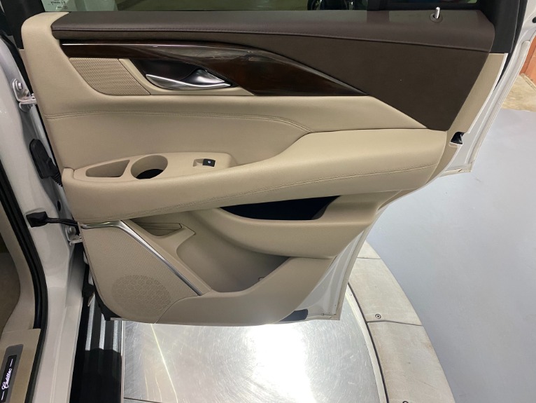 Used-2017-Cadillac-Escalade-Luxury-4x4