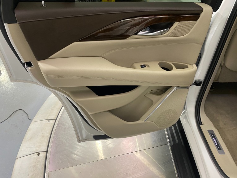 Used-2017-Cadillac-Escalade-Luxury-4x4