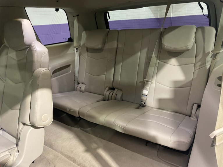 Used-2017-Cadillac-Escalade-Luxury-4x4
