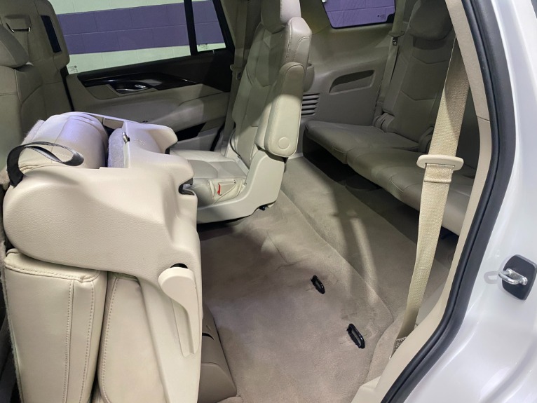 Used-2017-Cadillac-Escalade-Luxury-4x4