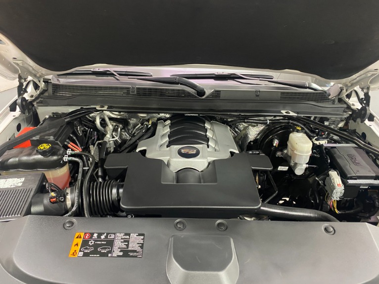 Used-2017-Cadillac-Escalade-Luxury-4x4