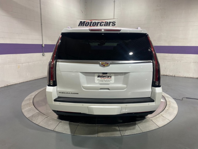 Used-2017-Cadillac-Escalade-Luxury-4x4