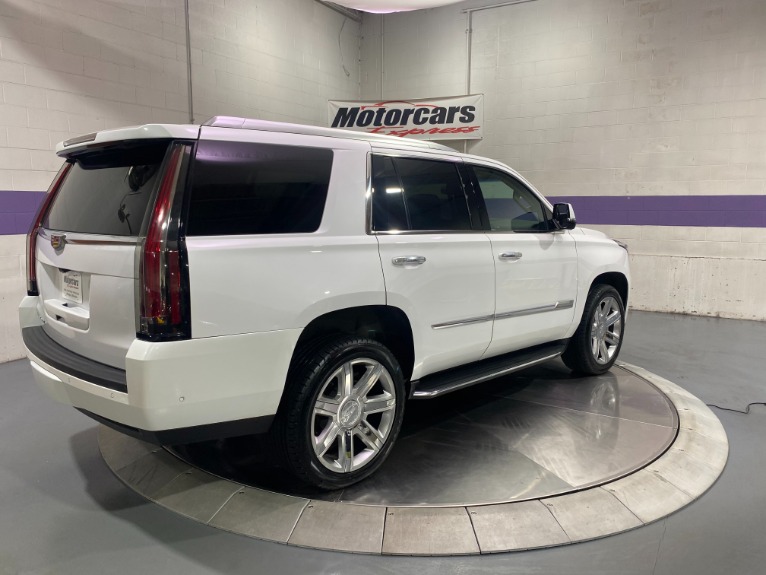 Used-2017-Cadillac-Escalade-Luxury-4x4