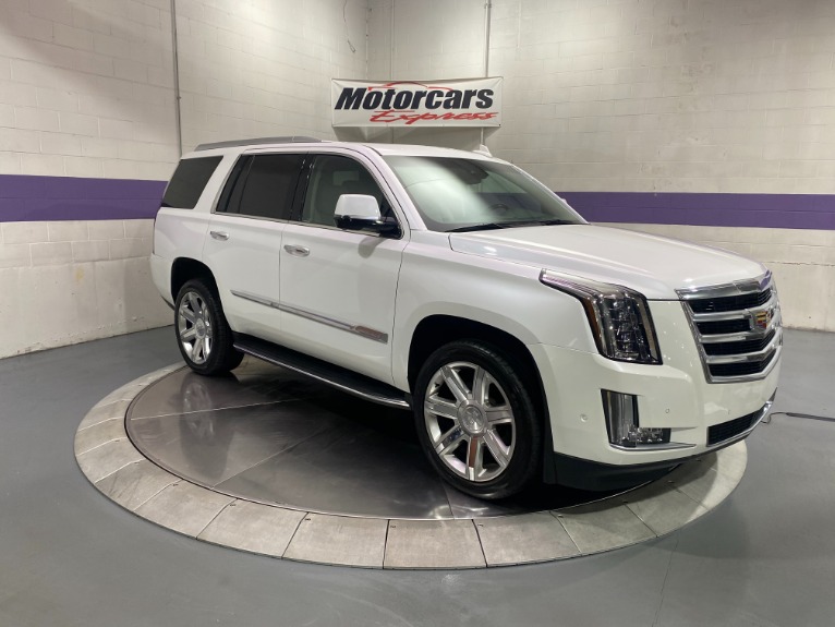 Used-2017-Cadillac-Escalade-Luxury-4x4