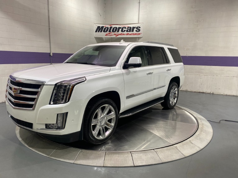 Used-2017-Cadillac-Escalade-Luxury-4x4