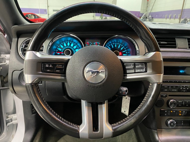 Used-2014-Ford-Mustang-V6-RWD