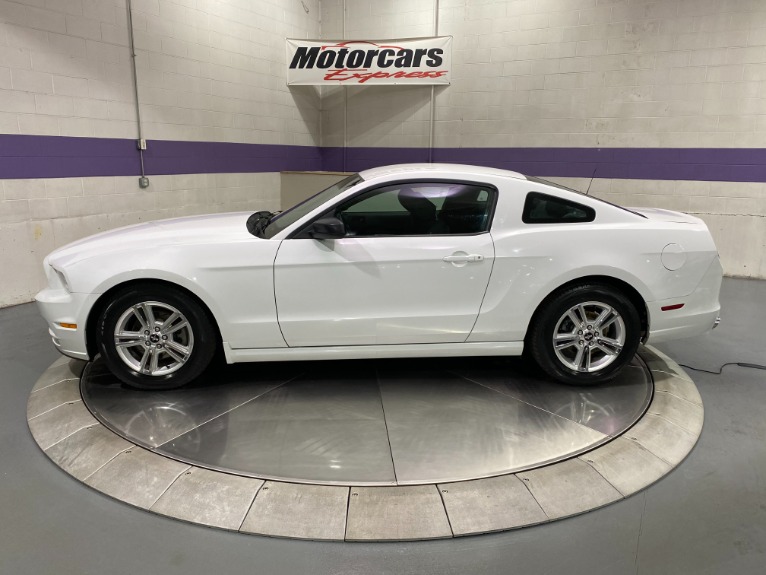 Used-2014-Ford-Mustang-V6-RWD