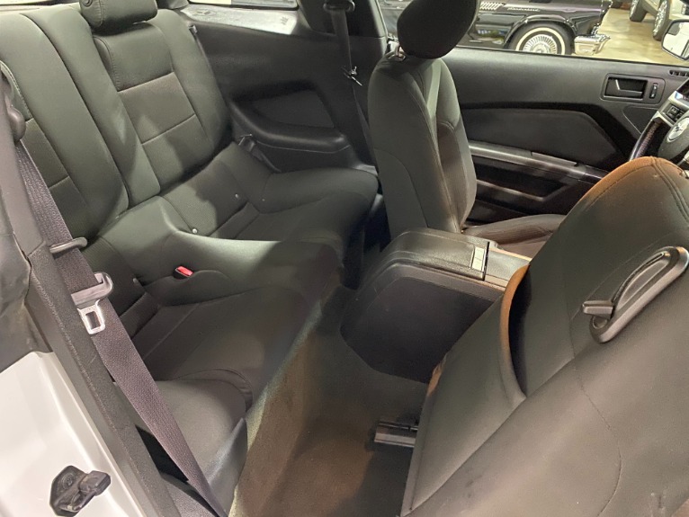 Used-2014-Ford-Mustang-V6-RWD