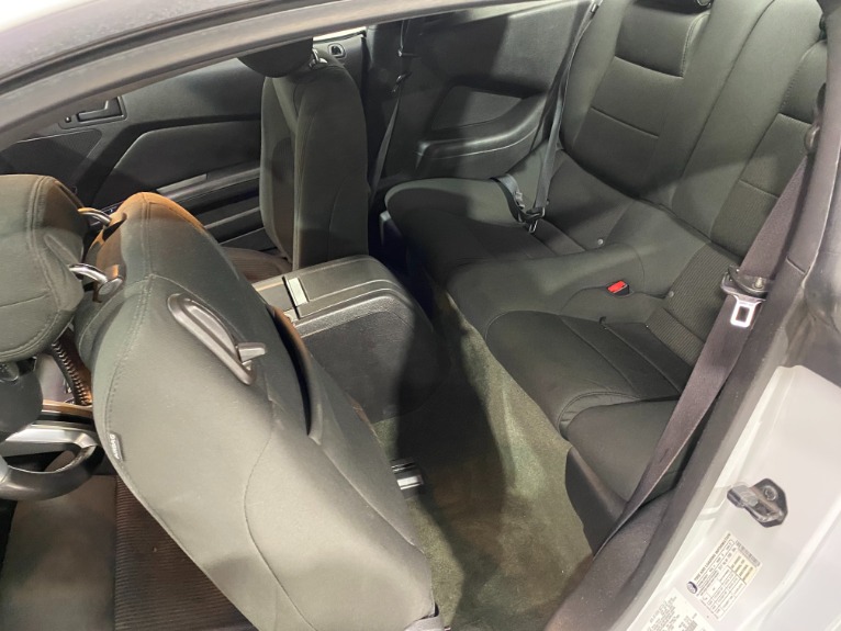 Used-2014-Ford-Mustang-V6-RWD