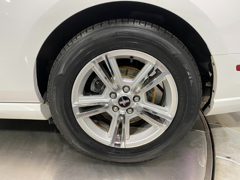 Used-2014-Ford-Mustang-V6-RWD