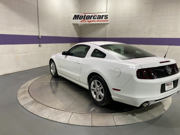 Used-2014-Ford-Mustang-V6-RWD