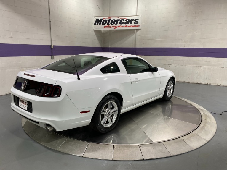 Used-2014-Ford-Mustang-V6-RWD