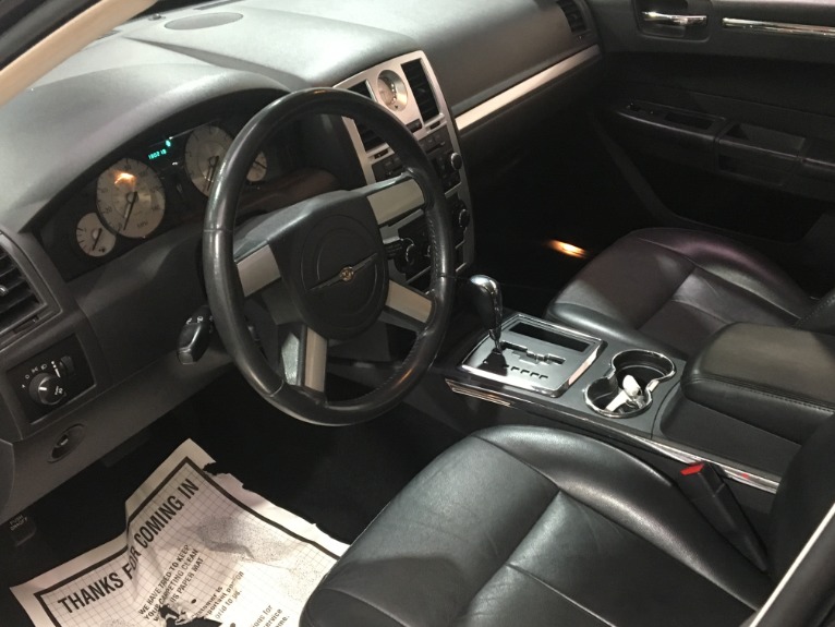 Used-2010-Chrysler-300-Touring