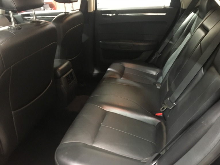 Used-2010-Chrysler-300-Touring