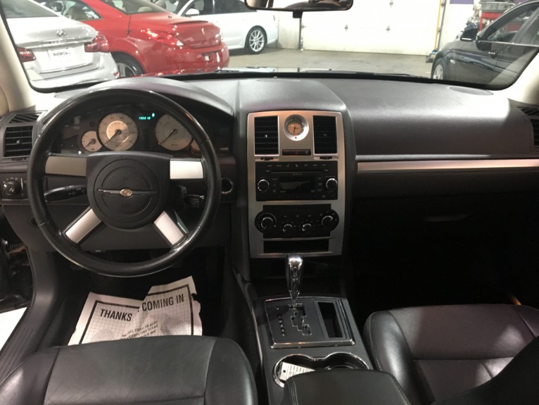 Used-2010-Chrysler-300-Touring