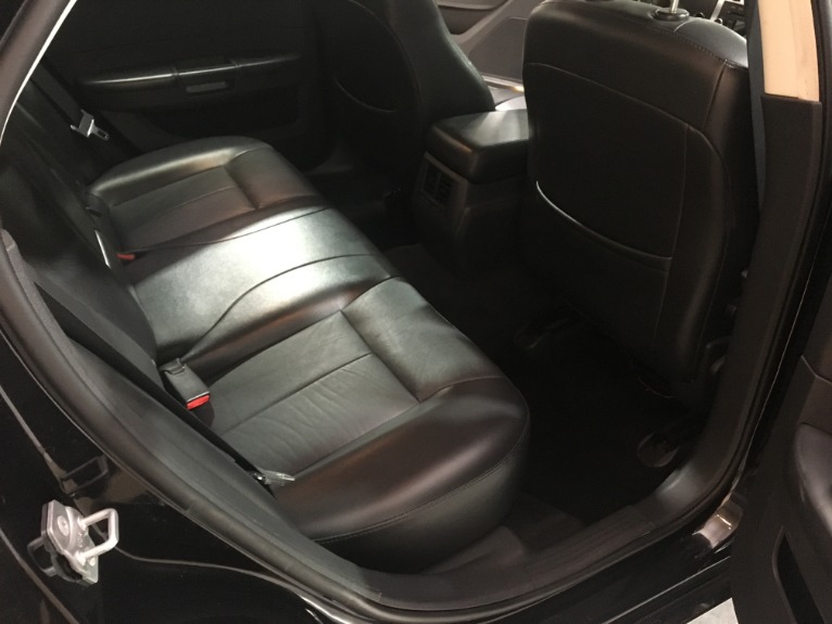 Used-2010-Chrysler-300-Touring