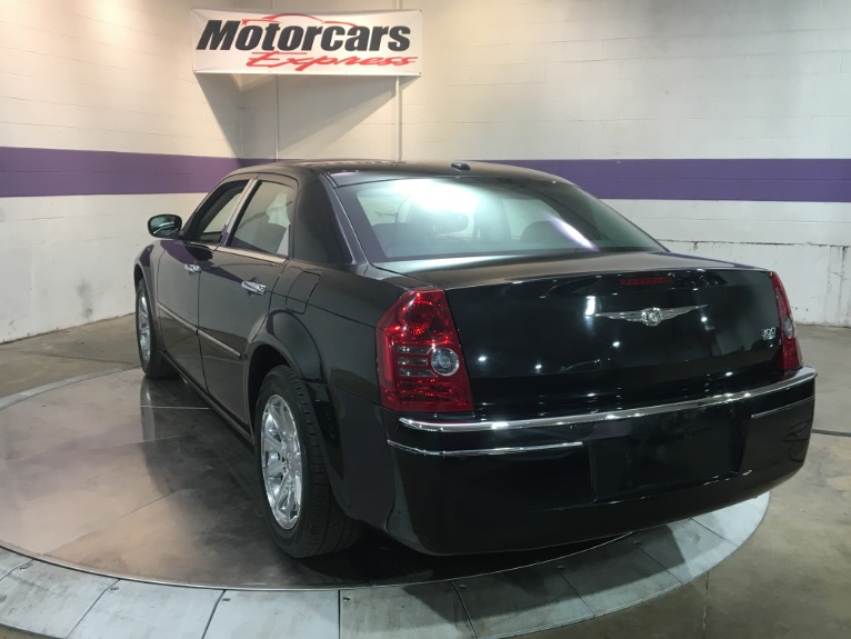 Used-2010-Chrysler-300-Touring