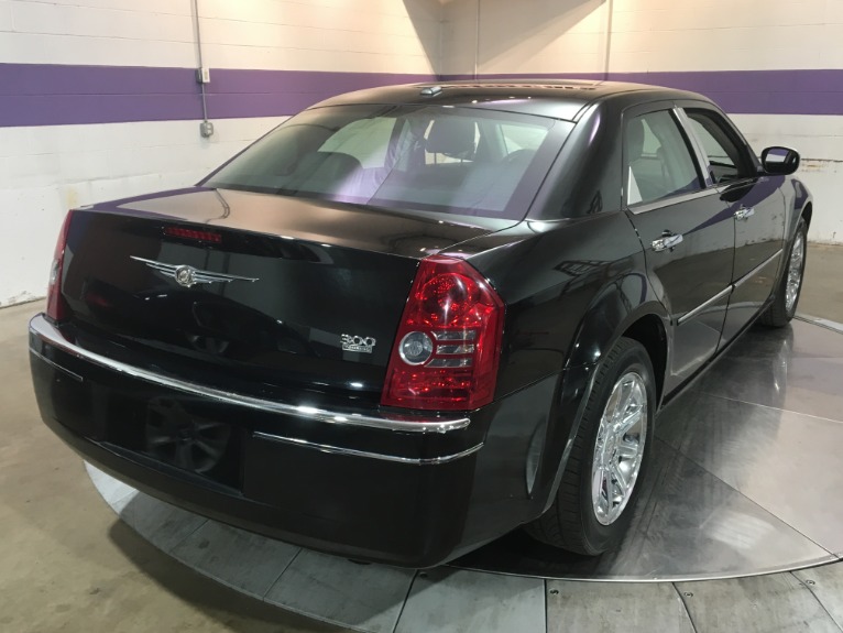 Used-2010-Chrysler-300-Touring