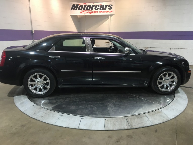 Used-2010-Chrysler-300-Touring