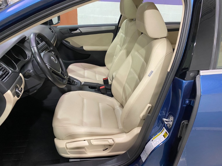 Used-2017-Volkswagen-Jetta-14T-SE