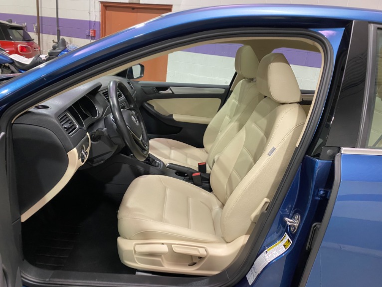 Used-2017-Volkswagen-Jetta-14T-SE