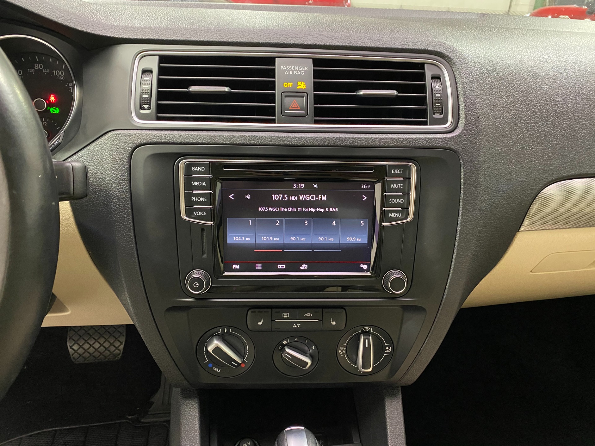 Used-2017-Volkswagen-Jetta-14T-SE