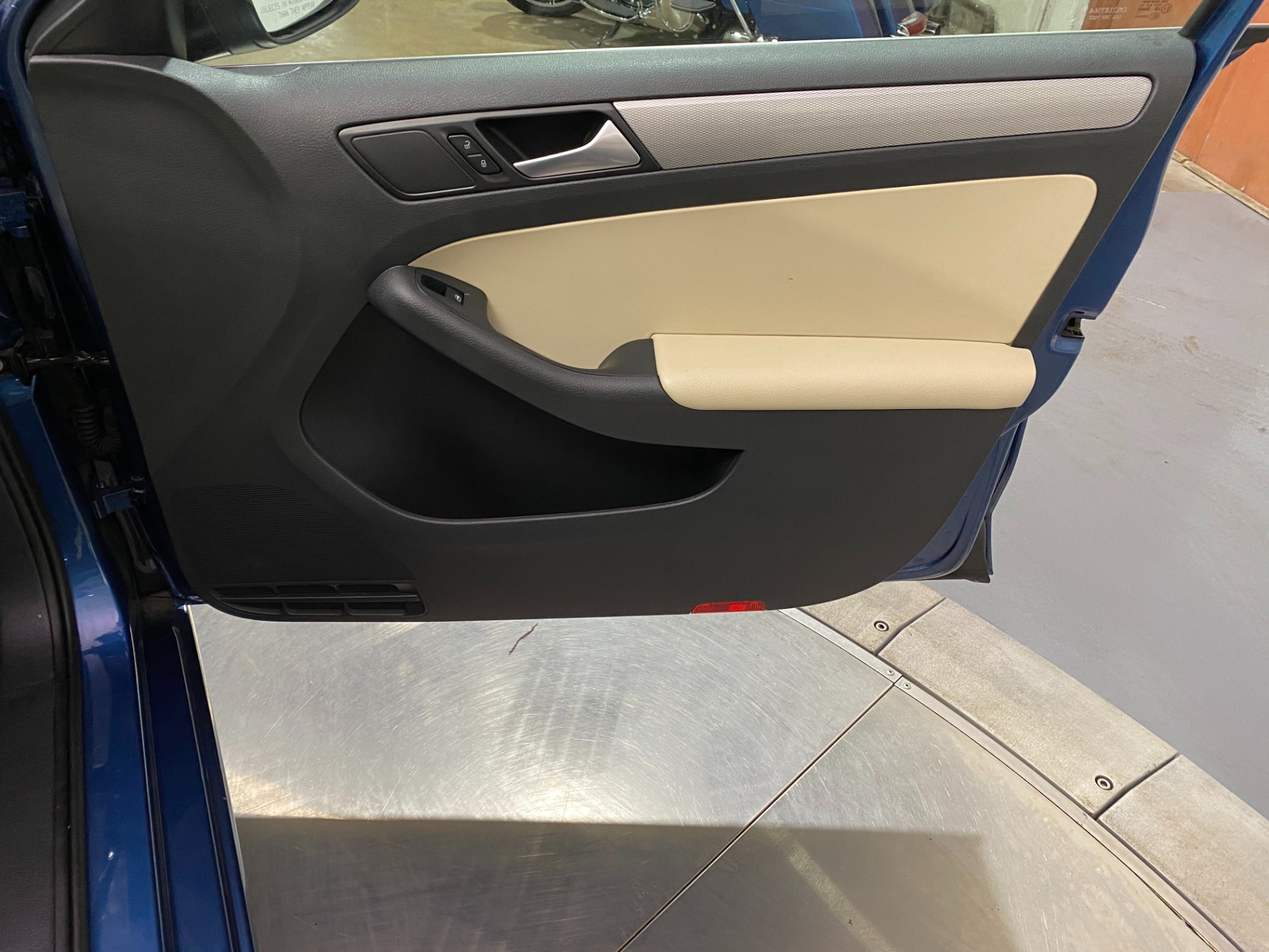 Used-2017-Volkswagen-Jetta-14T-SE