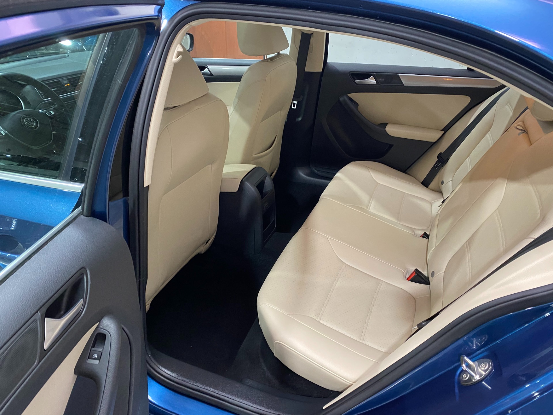 Used-2017-Volkswagen-Jetta-14T-SE