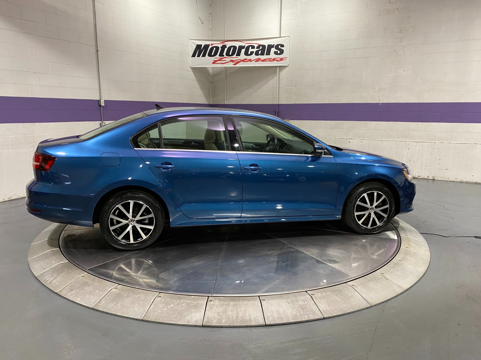Used-2017-Volkswagen-Jetta-14T-SE