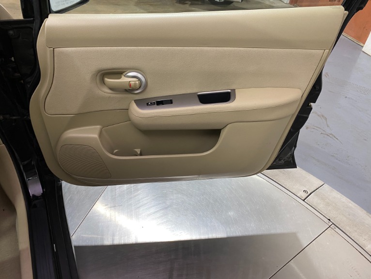 Used-2007-Nissan-Versa-18-S