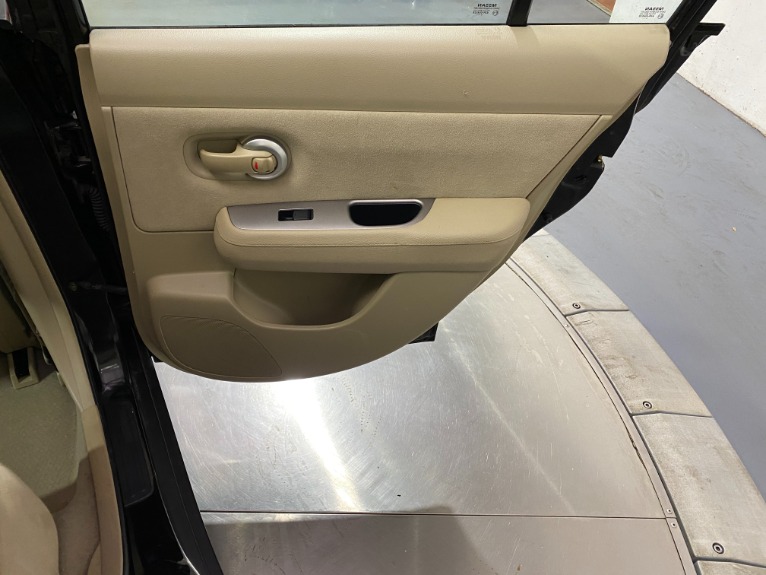 Used-2007-Nissan-Versa-18-S