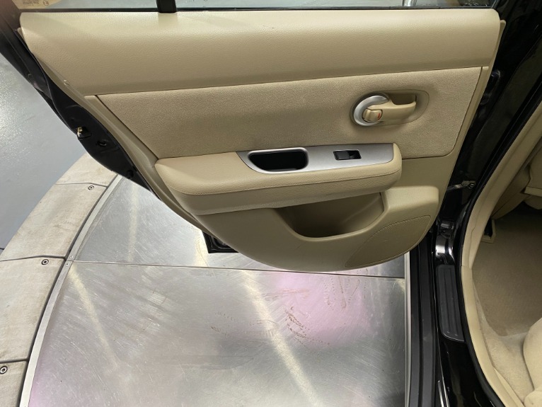 Used-2007-Nissan-Versa-18-S