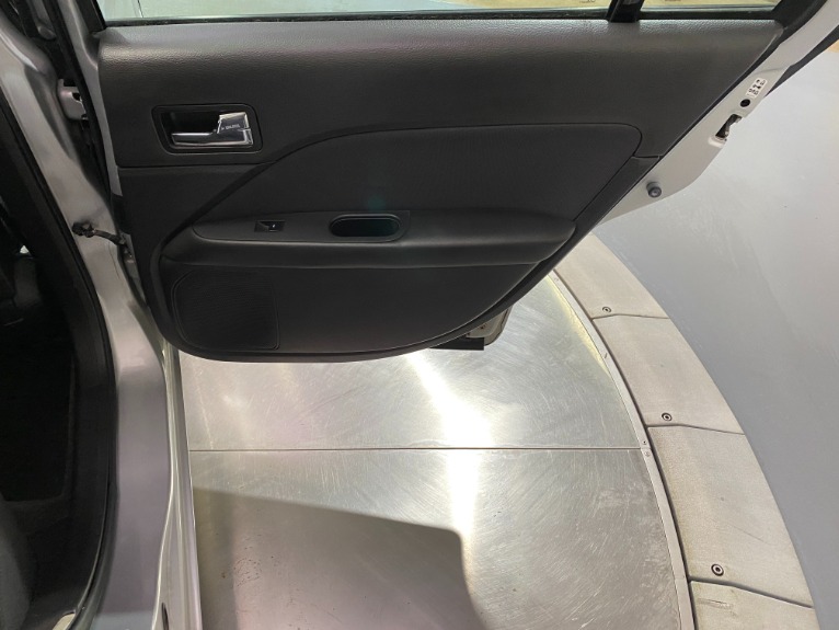 Used-2010-Ford-Fusion-SE