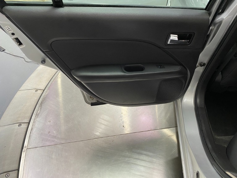 Used-2010-Ford-Fusion-SE
