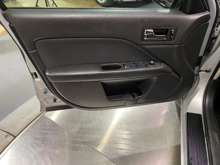 Used-2010-Ford-Fusion-SE