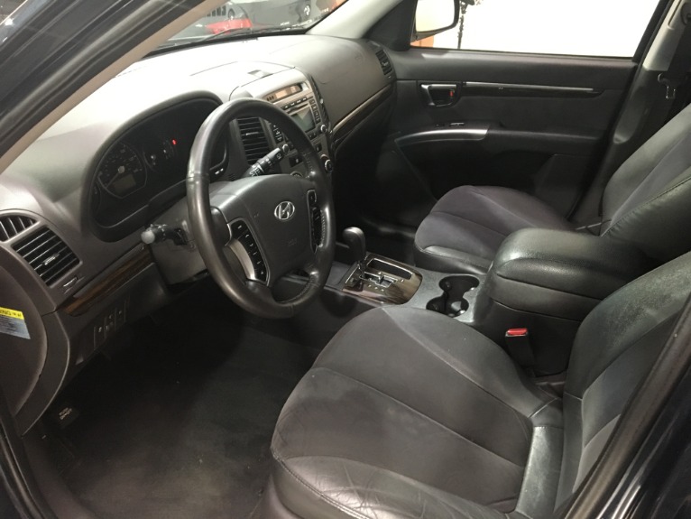 Used-2011-Hyundai-Santa-Fe-SE