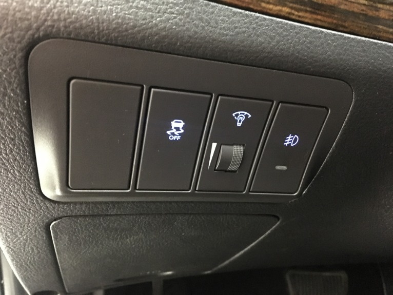 Used-2011-Hyundai-Santa-Fe-SE