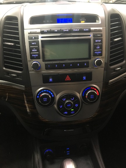 Used-2011-Hyundai-Santa-Fe-SE