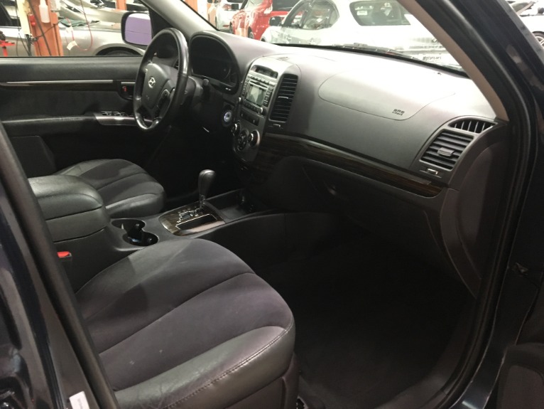 Used-2011-Hyundai-Santa-Fe-SE