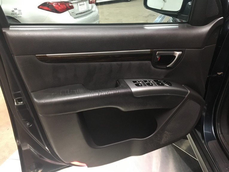 Used-2011-Hyundai-Santa-Fe-SE