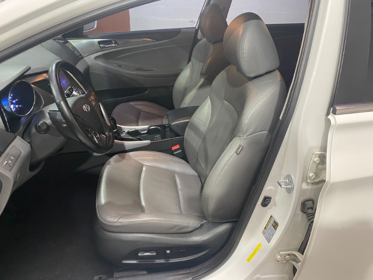 Used-2013-Hyundai-Sonata-Hybrid-Limited-FWD